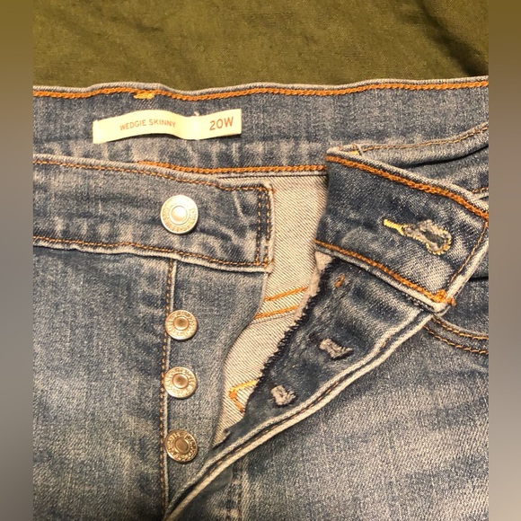 ❤️ *LEVI’S* RED TAB WEDGIE SKINNY JEANS 20W!❤️ - Picture 4 of 12